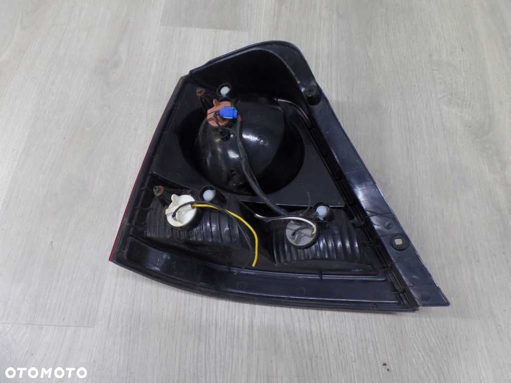 KIA SORENTO 02-09 LAMPA TYL PRAWA - 5