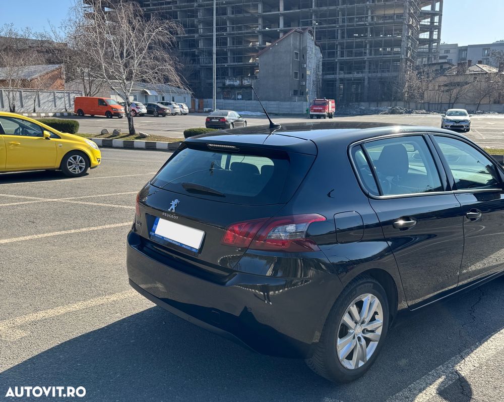 Peugeot 308 PureTech 130 GPF EAT8 Stop & Start Active Business-Paket - 4