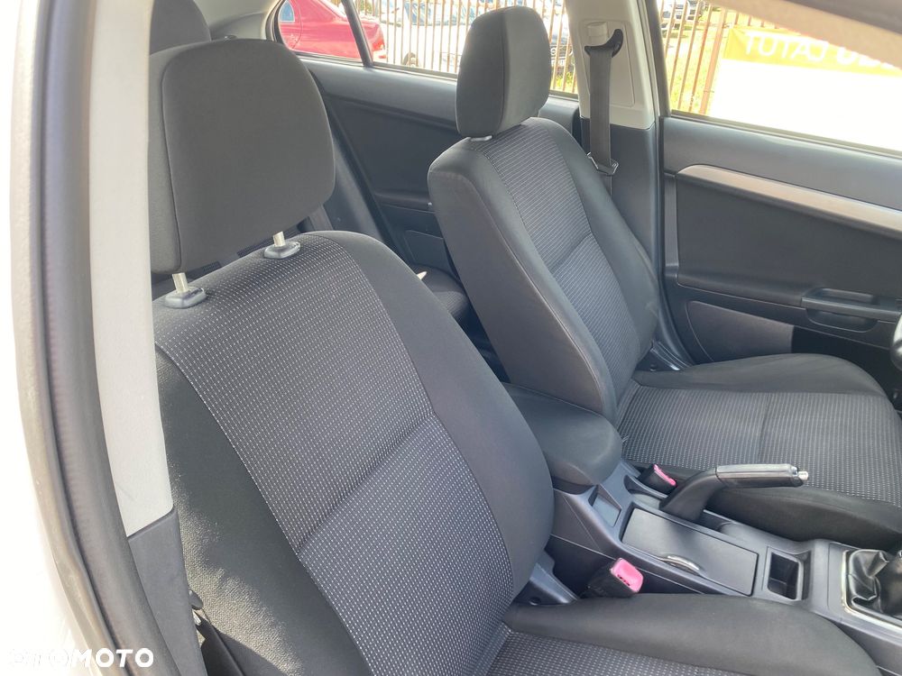 Mitsubishi Lancer 1.5 Inform - 29