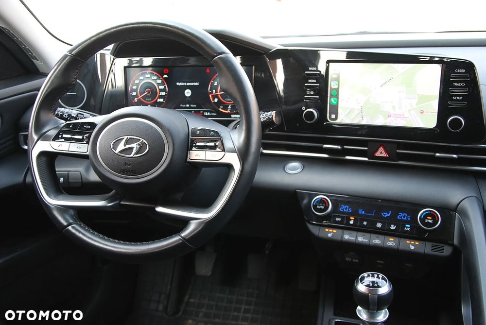 Hyundai Elantra 1.6 Smart - 18