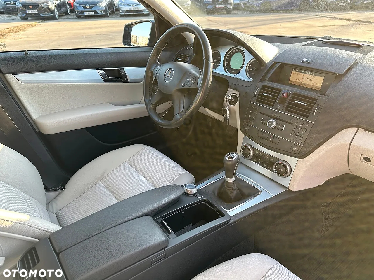 Mercedes-Benz Klasa C 180 CGI BlueEff - 15