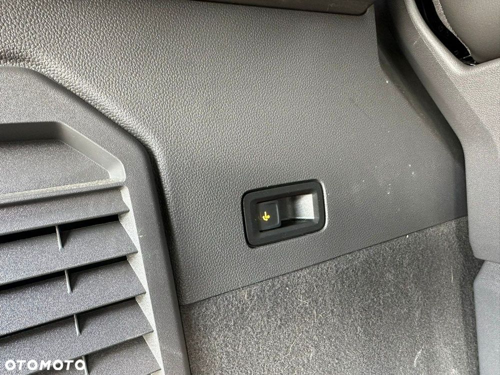 Volkswagen Multivan - 27