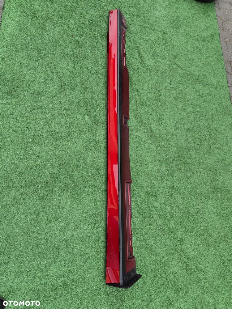 MAZDA 3 Listwa progowa na próg PRAWA w kolor bordo czerwony 46V RED SOUL HB - 1