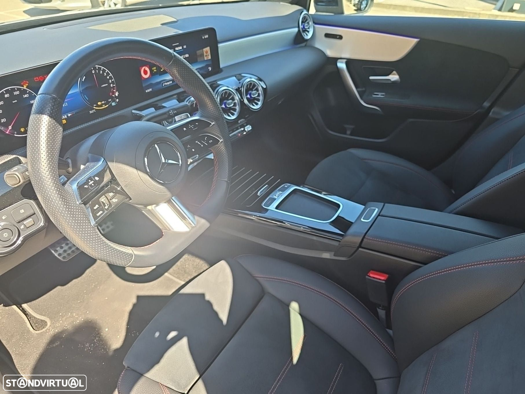 Mercedes-Benz A 250 e AMG Line - 13