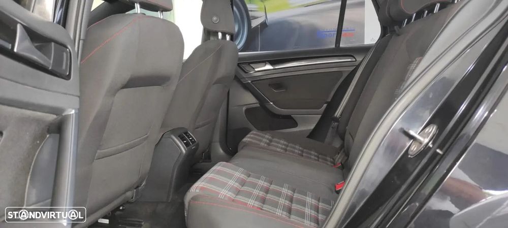 VW Golf - 18