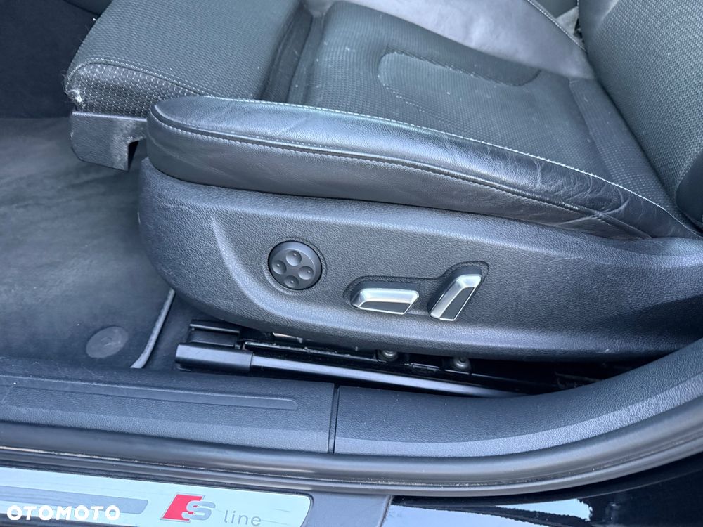 Audi A4 Avant 2.0 TDI DPF quattro S line Sportpaket - 16