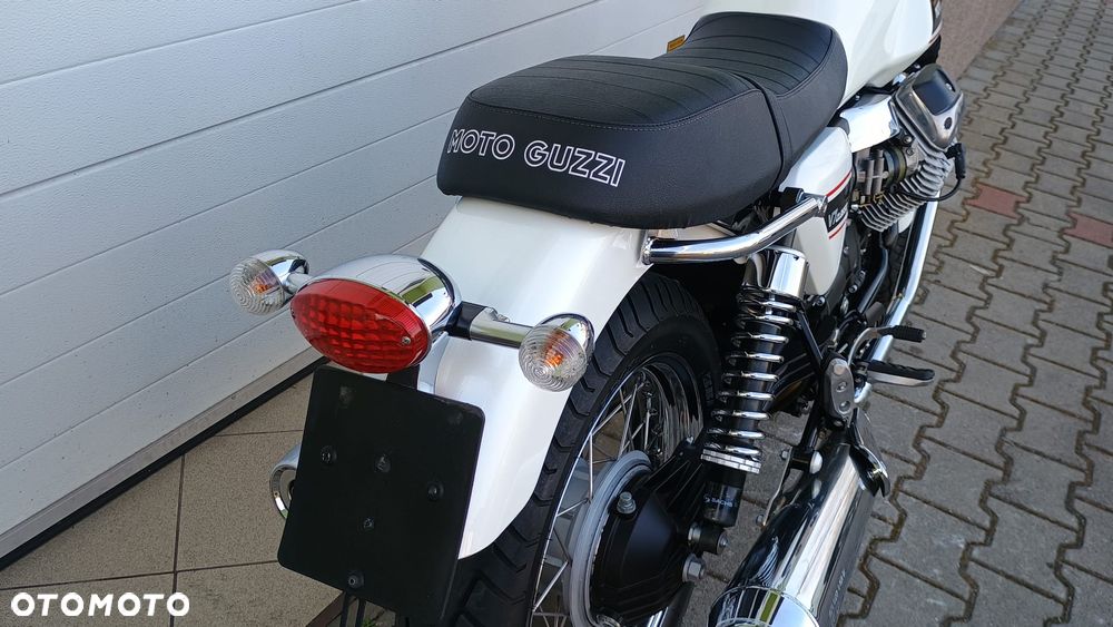 Moto Guzzi V7 - 30