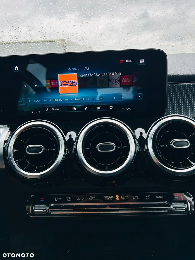 Mercedes-Benz GLB - 22