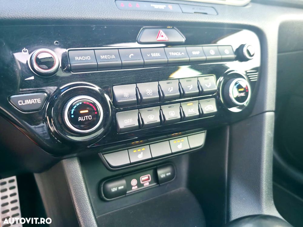 Kia Sportage 2.0 DSL 6AT 4x4 Style - 17