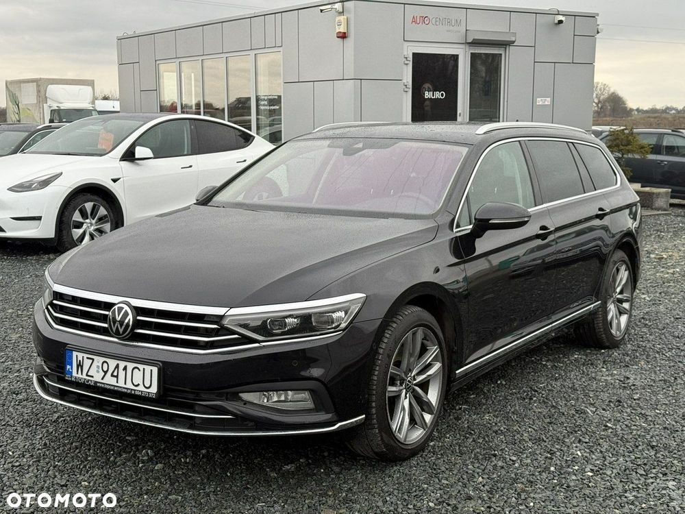Volkswagen Passat - 1