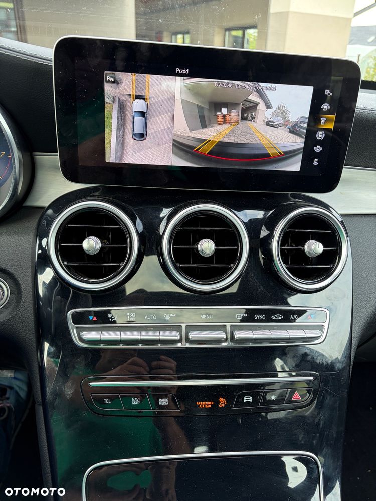 Mercedes-Benz GLC 300 4Matic 9G-TRONIC AMG Line Plus - 22