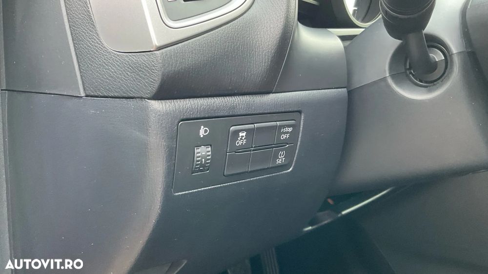 Mazda 3 G120 Attraction - 25