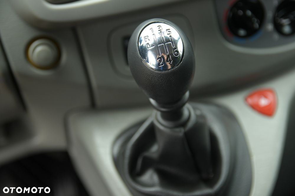 Renault Trafic FAP Passenger Black Edition - 32