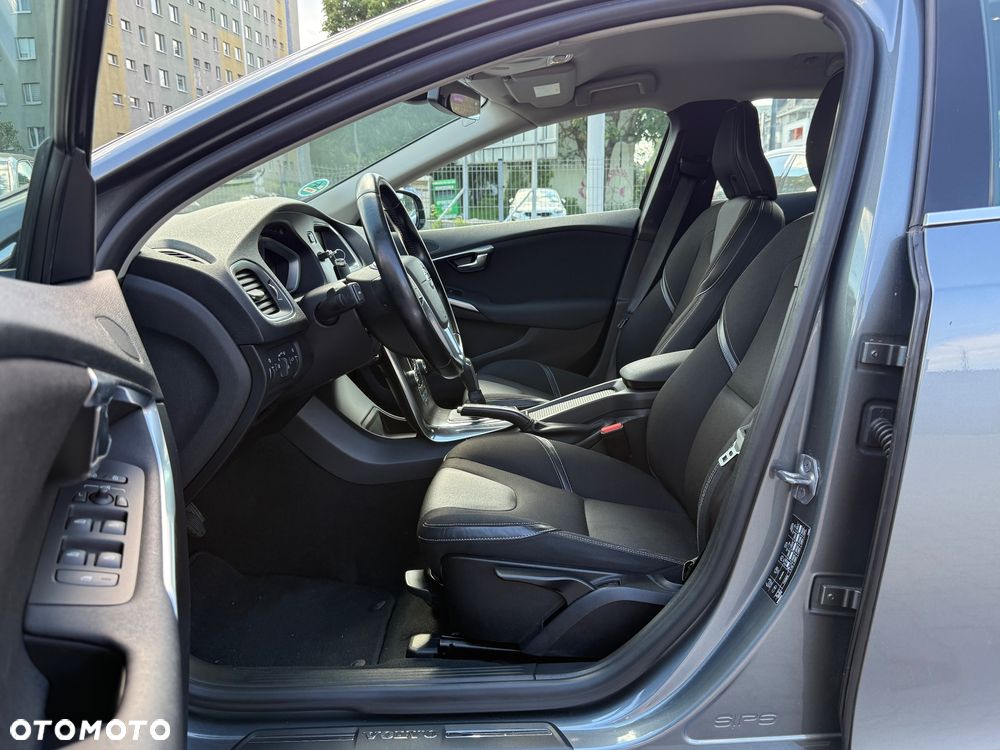 Volvo V40 D4 Drive-E Momentum - 17