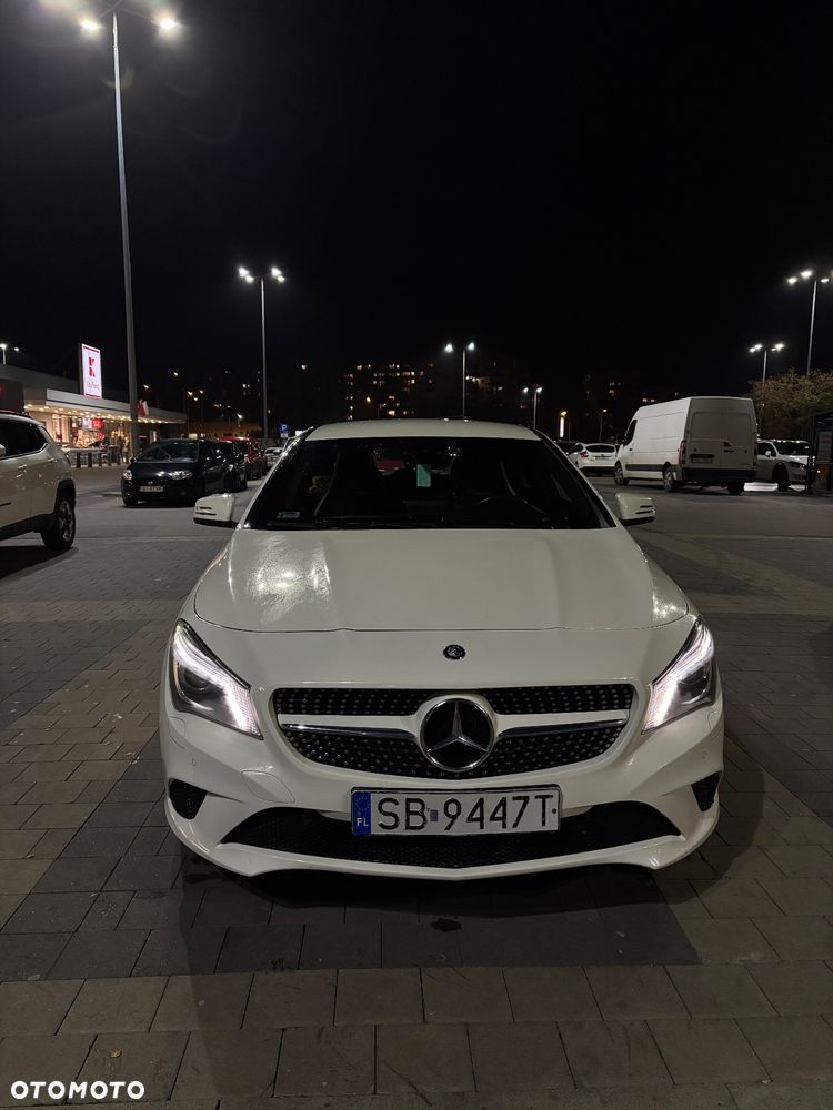 Mercedes-Benz CLA 180 7G-DCT Urban - 2