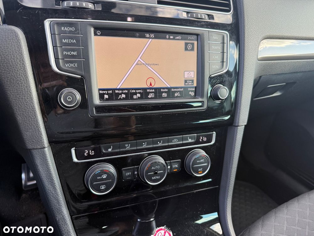 Volkswagen Golf - 21