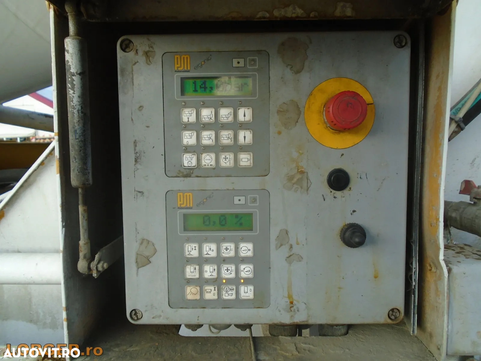 Iveco ASTRA HD8 84.45 cu pompa de beton - 9