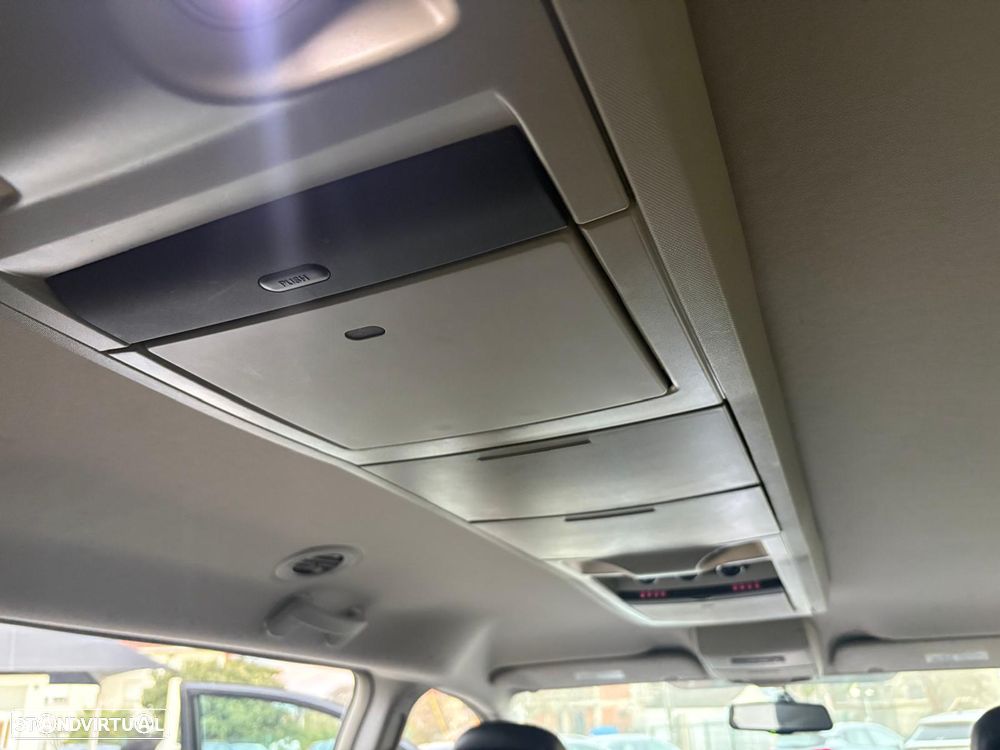 Lancia Voyager 2.8 CRD Gold - 22