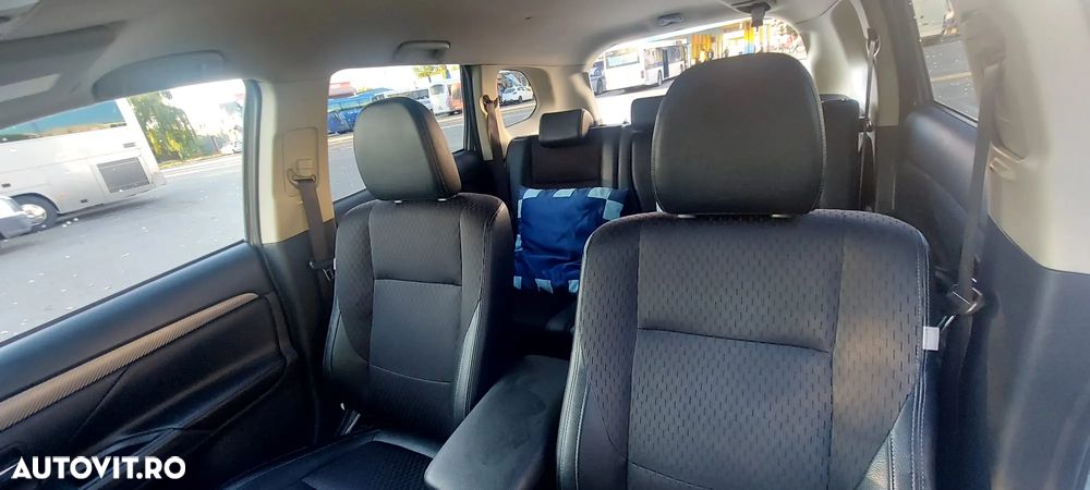 Mitsubishi Outlander - 17