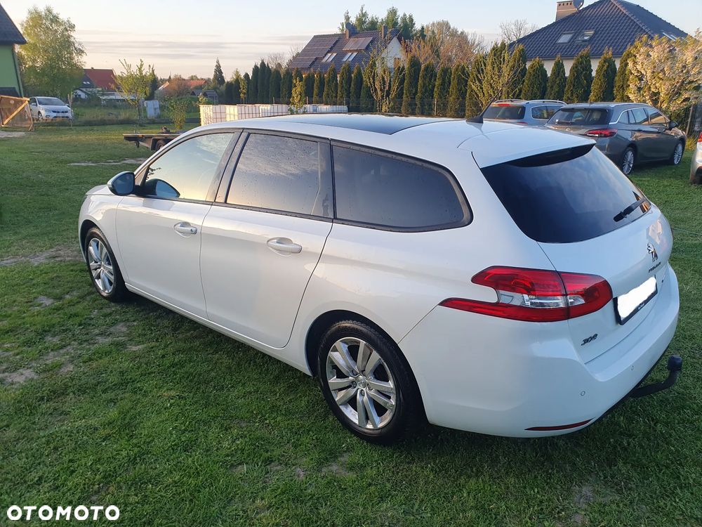 Peugeot 308 1.6 BlueHDi Allure S&S - 18