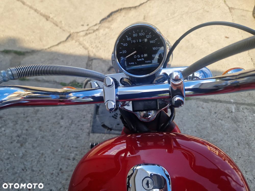 Suzuki Intruder - 32