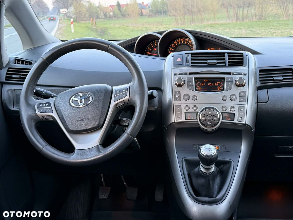 Toyota Verso 2.0 D-4D Sol SW 7os - 21