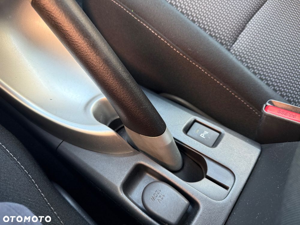 Toyota Auris 1.6 2010 - 11