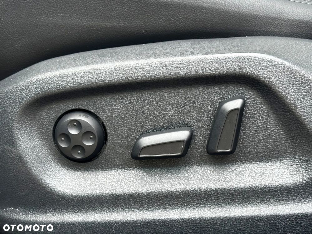 Volkswagen Tiguan - 26