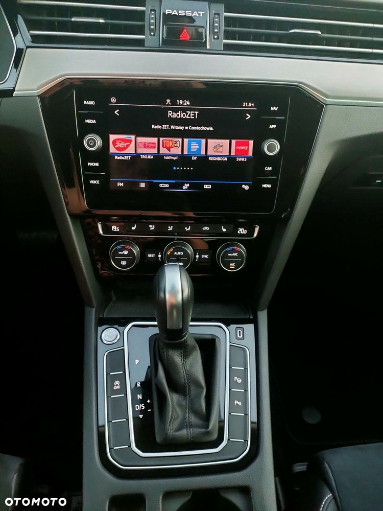 Volkswagen Passat - 25