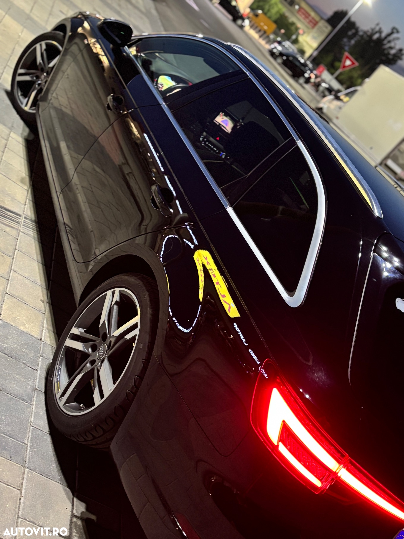 Audi A4 Avant 2.0 TDI S tronic - 28