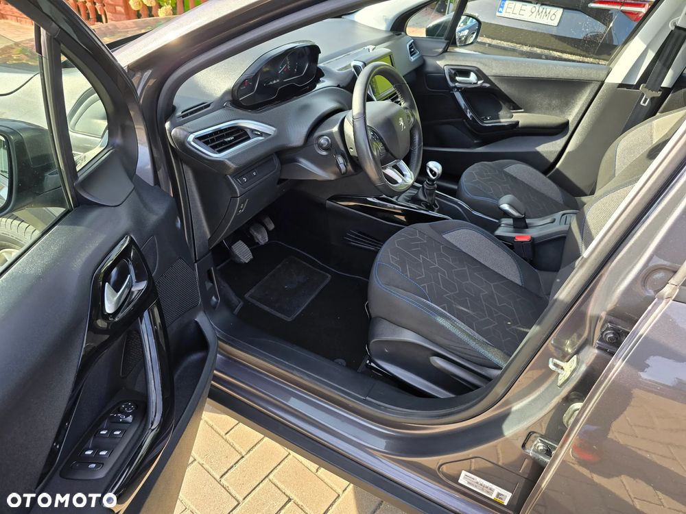 Peugeot 2008 - 8