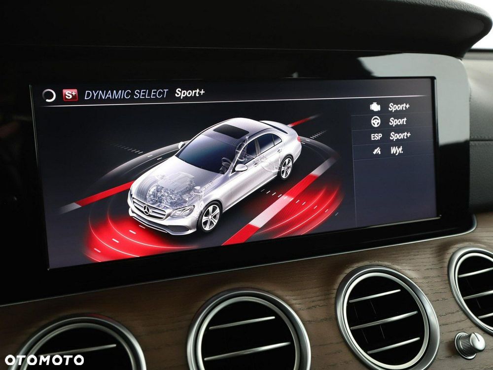 Mercedes-Benz Klasa E - 23