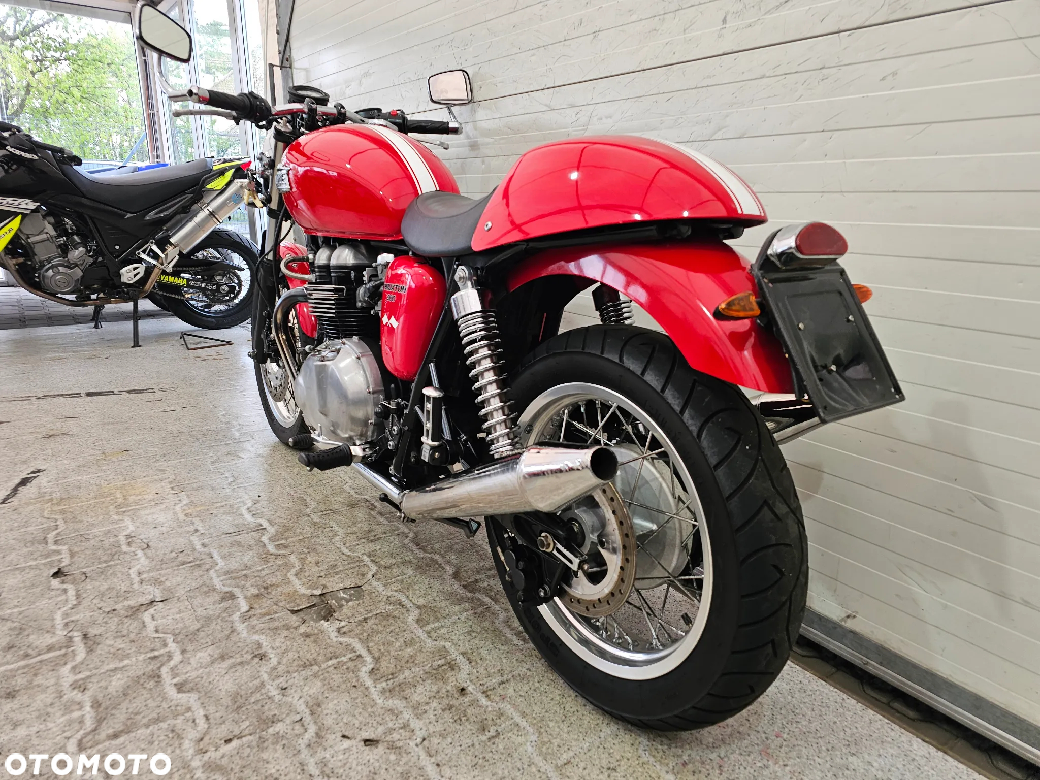 Triumph Thruxton - 9
