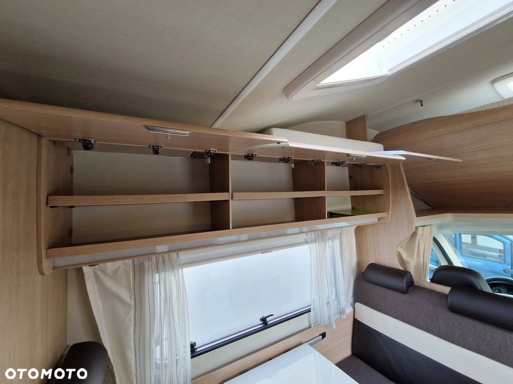 Sunlight A70 Kamper 6 Osób Alkowa Fiat 2.3 JTD Capron A62 Carado A464 - 23