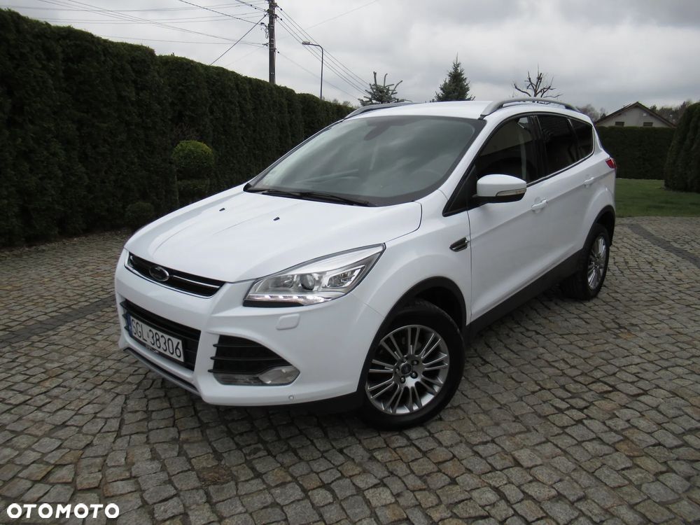 Ford Kuga 1.6 EcoBoost 2x4 Titanium - 2
