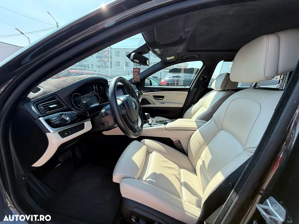 BMW Seria 5 535d xDrive AT - 32