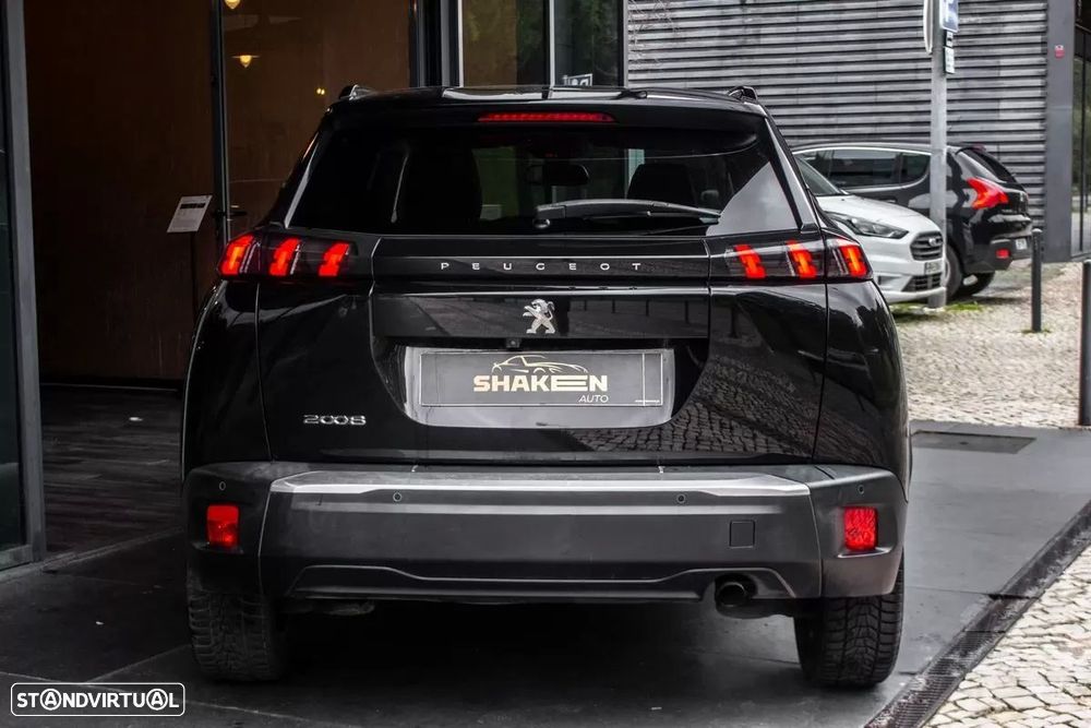 Peugeot 2008 - 8