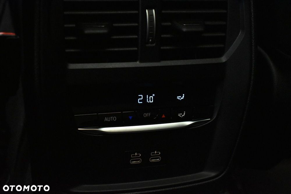 BMW Seria 3 320d xDrive mHEV M Sport - 23