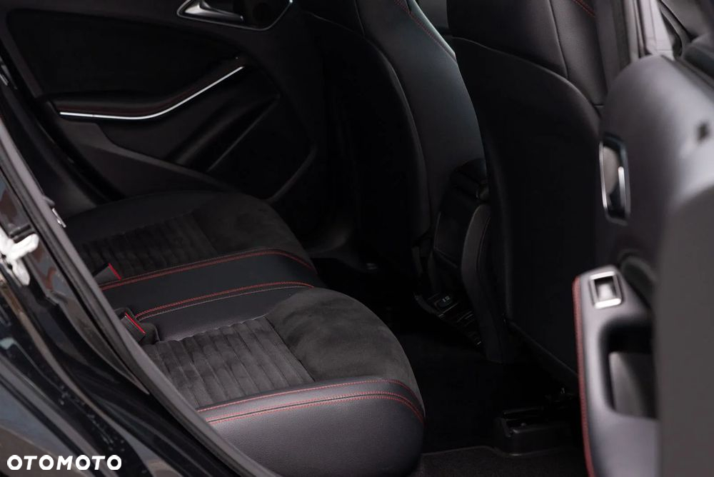 Mercedes-Benz CLA - 15