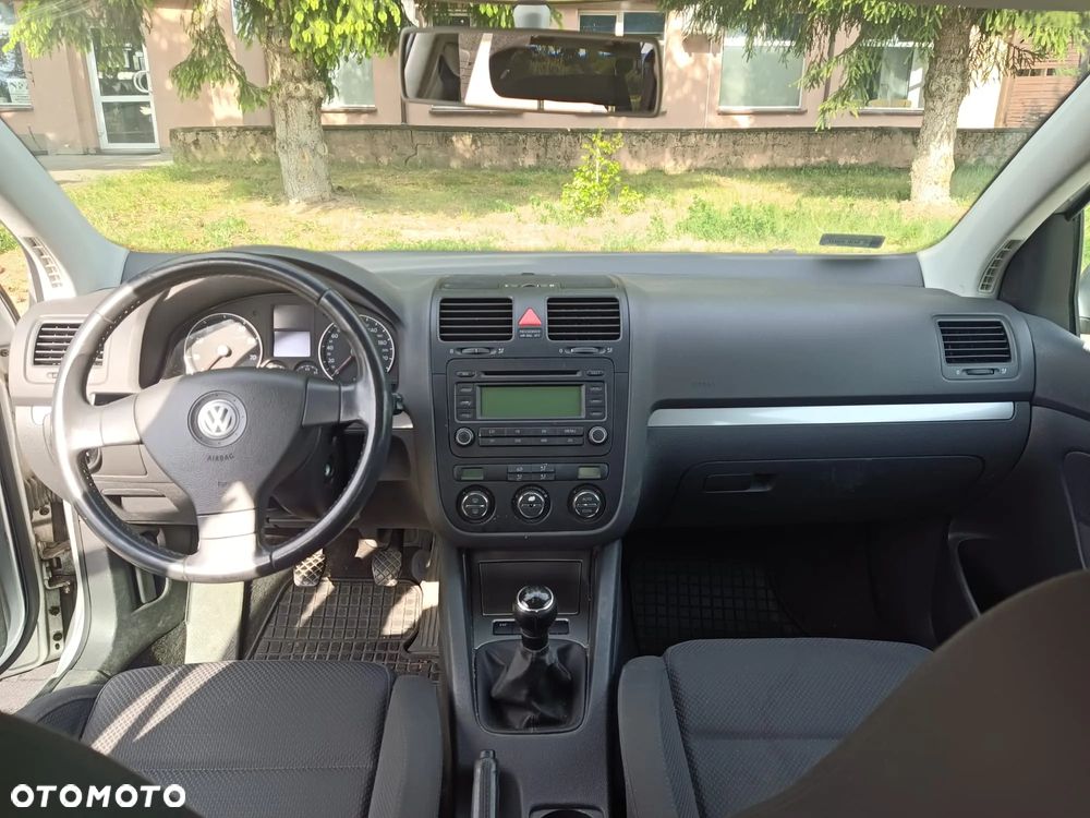 Volkswagen Golf - 11