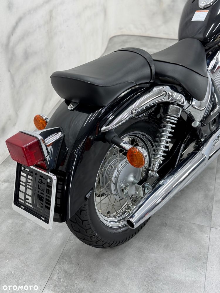 Suzuki Intruder - 8