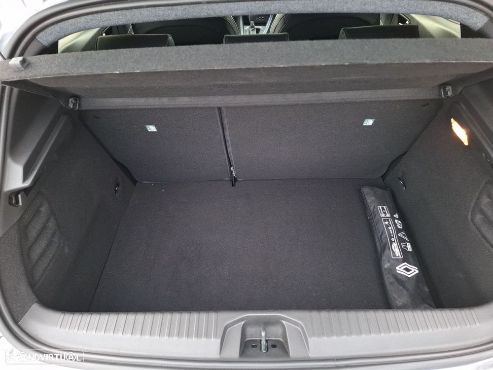 Renault Clio 1.6 E-Tech Intens - 25