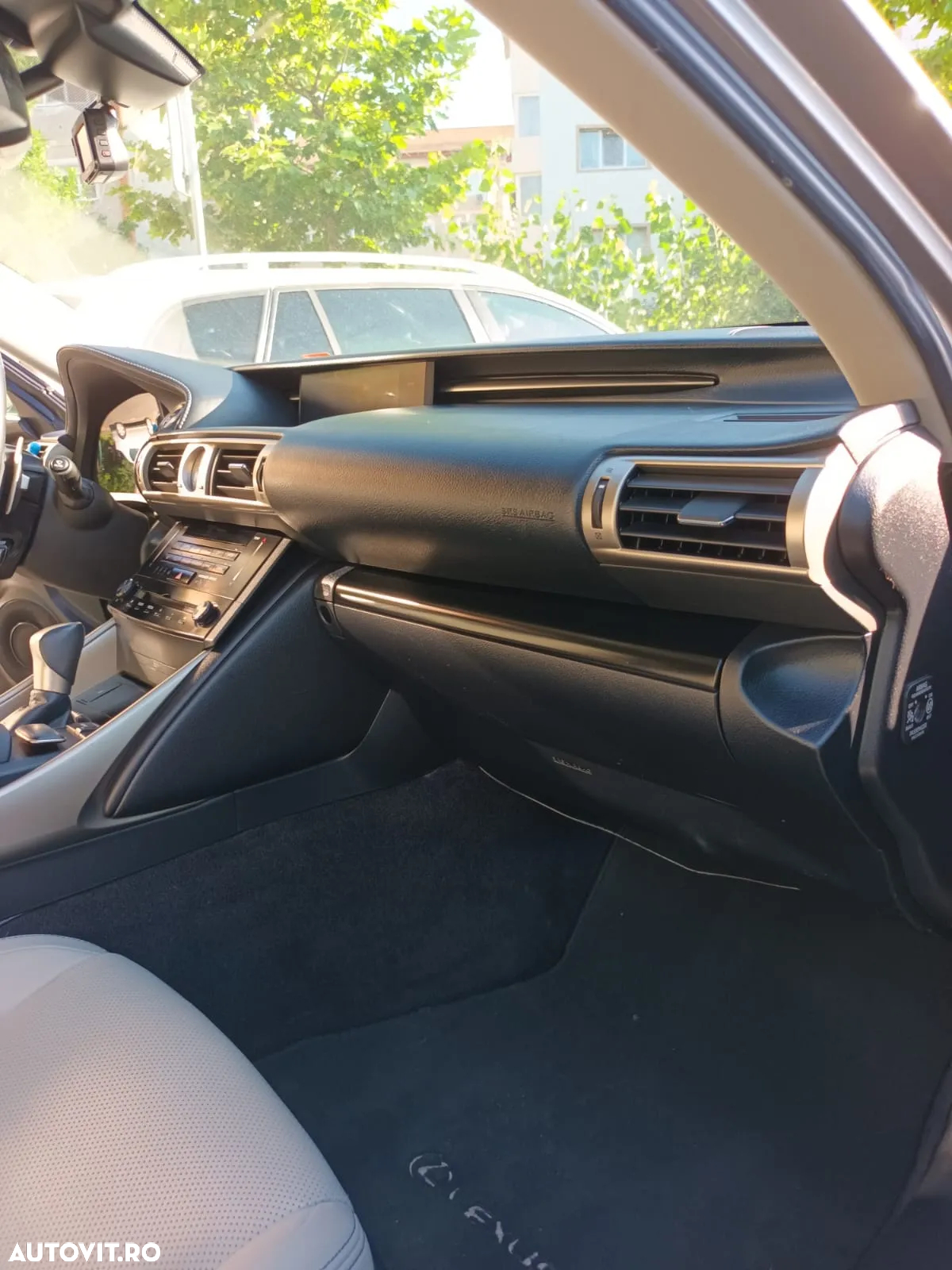 Lexus Seria IS 300h Aut. Executive - 9