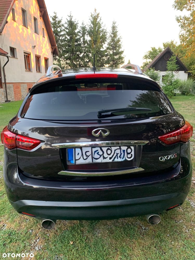 Infiniti QX70 - 18