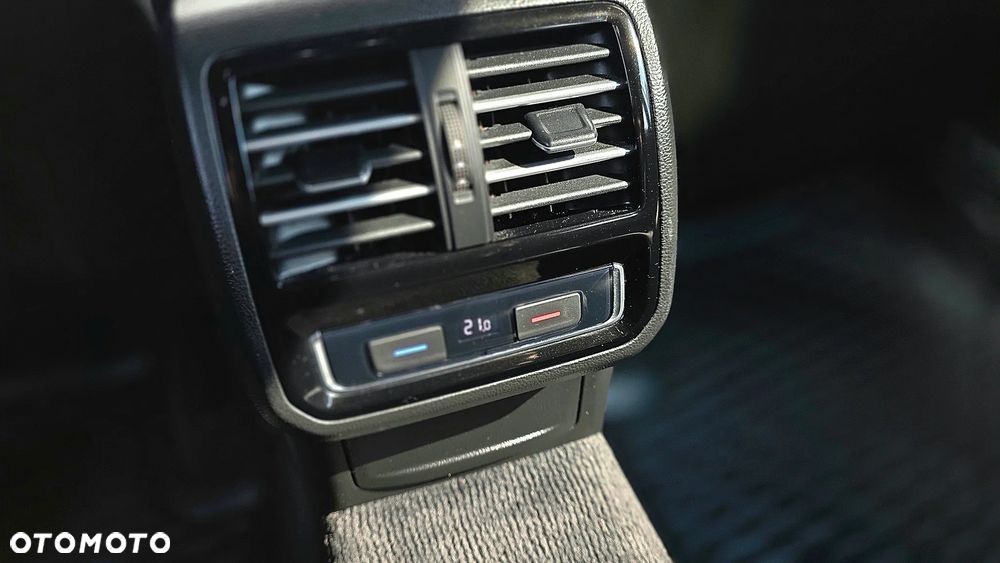 Volkswagen Passat - 28