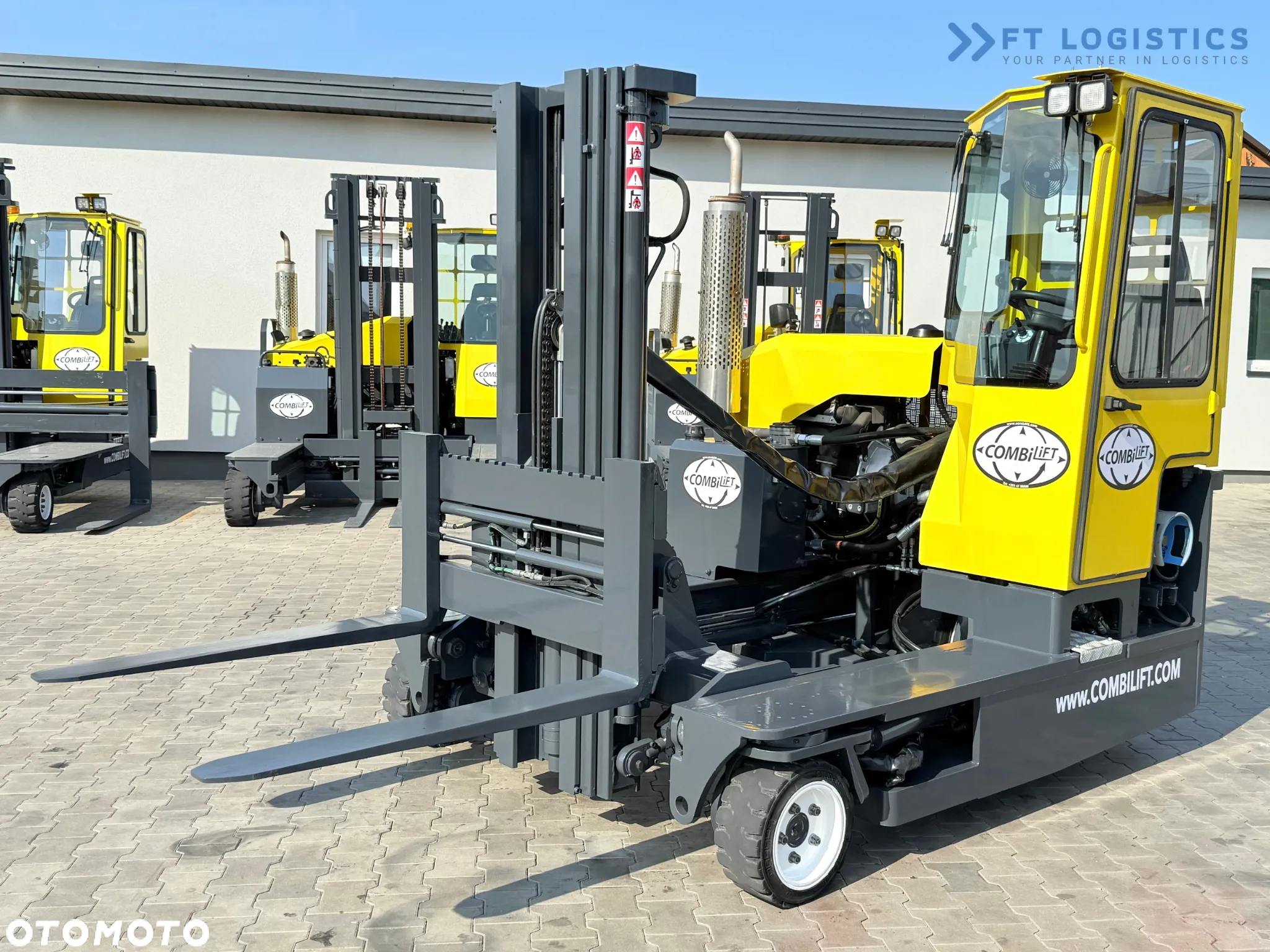 Combilift C3000 / GAS / TRIPLEX - 4900MM / JEDYNE 1537 MTH / POZYCJONER WIDEŁ / KABINA / JAK NOWY - 19