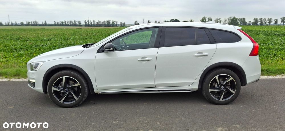 Volvo V60 Cross Country - 3