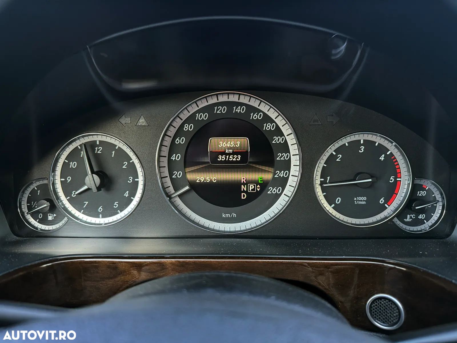 Mercedes-Benz E 200 BlueTEC 7G-TRONIC Elegance - 11