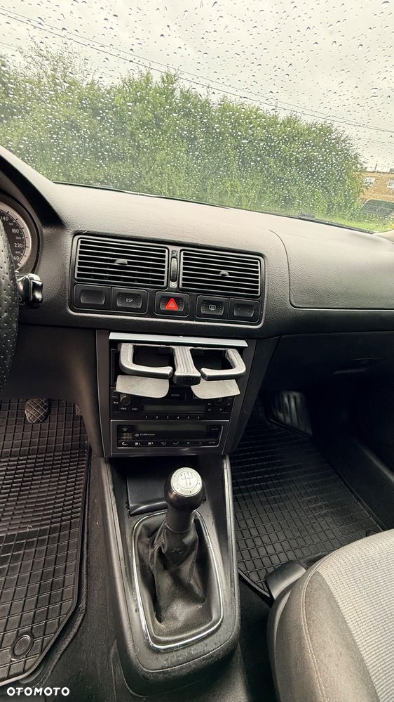 Volkswagen Golf - 12