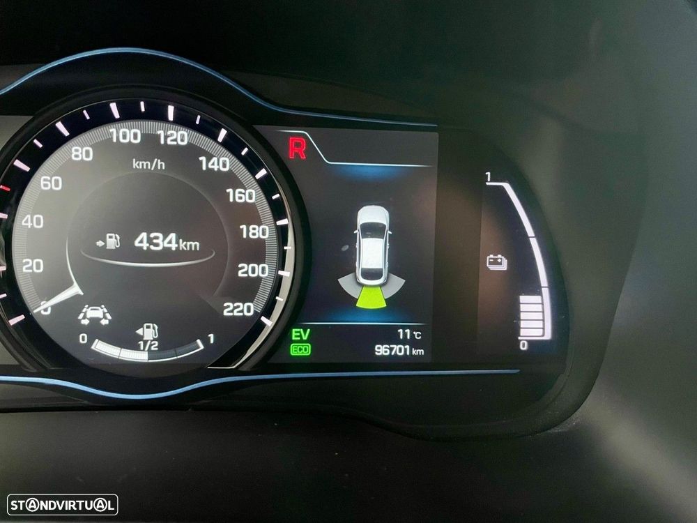 Hyundai Ioniq 1.6 GDI HEV Hybrid Tech - 17
